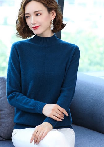 Κομψό γυναικείο πουλόβερ με ψηλό γιακά