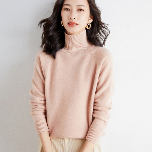 Μονόχρωμο γυναικείο πουλόβερ με γιακά πόλο νέο μοντέλο