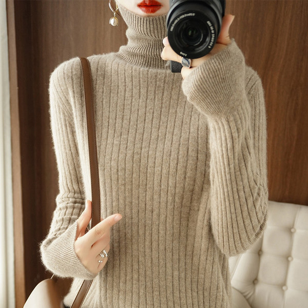 Naujo modelio moteriškas megztinis su aukšta polo apykakle