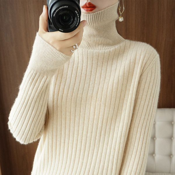 Naujo modelio moteriškas megztinis su aukšta polo apykakle