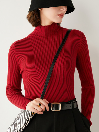 Pulover de damă din tricot subțire, cu guler înalt