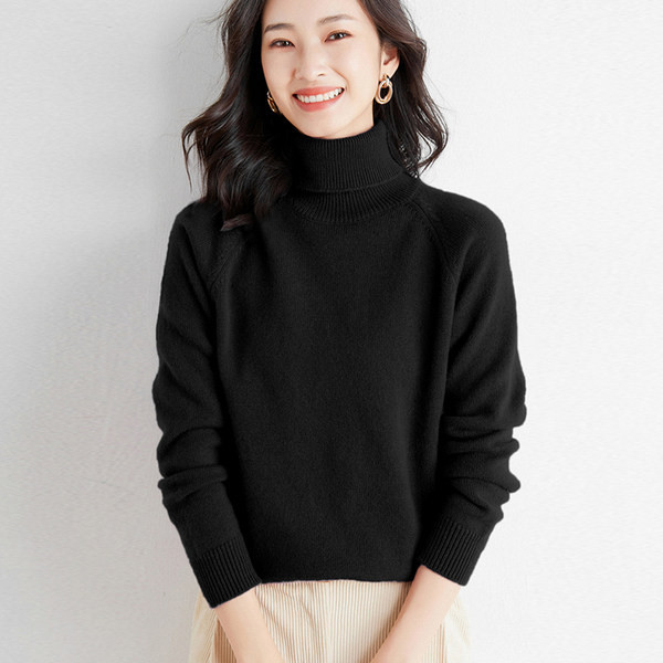 Μονόχρωμο γυναικείο πουλόβερ με ψηλό γιακά