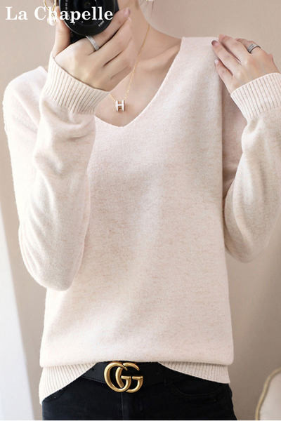 Pulover de damă modern cu un model larg cu decolteu în V