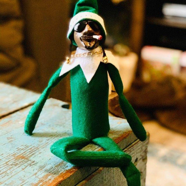 Snoop on A Stoop Christmas Elf Doll Spy on A Bent Toys Festival Party Decor Διακοσμητικά σπιτιού από ρητίνη Φιγούρια Δώρα Πρωτοχρονιάς 2023