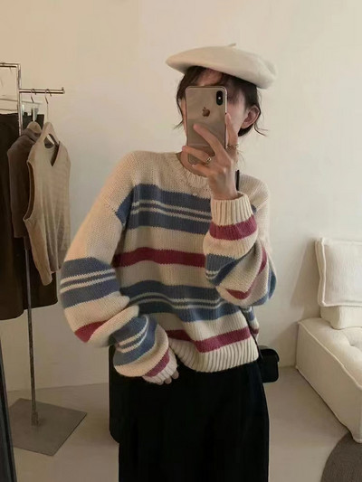 Ριγέ μακρυμάνικο πουλόβερ με στρογγυλή λαιμόκοψη για γυναίκες