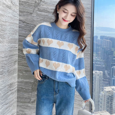 Γυναικείο ριγέ πουλόβερ με οβάλ λαιμόκοψη