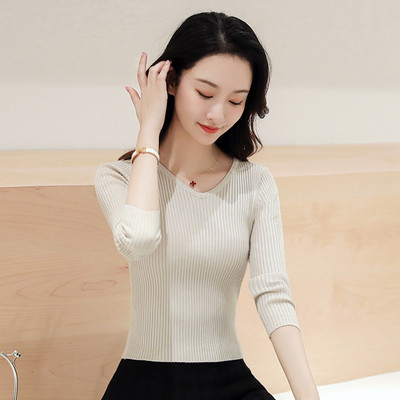 Γυναικείο πουλόβερ με λαιμόκοψη σε σχήμα V