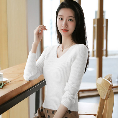 Γυναικείο μονόχρωμο πουλόβερ με λαιμόκοψη V