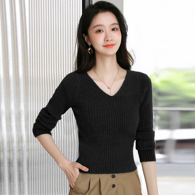 Γυναικείο μονόχρωμο πουλόβερ με λαιμόκοψη V