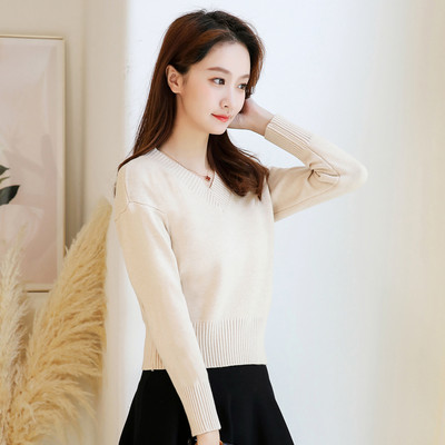 Pulover de dama cu decolteu in V de culoare uni model nou