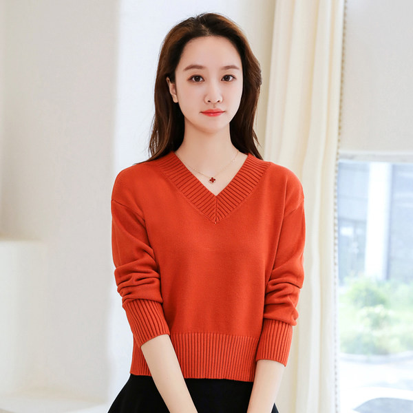 Pulover de dama cu decolteu in V de culoare uni model nou