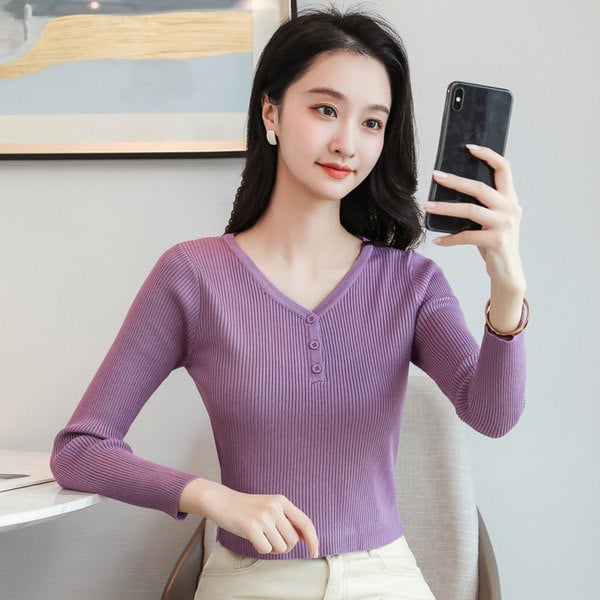 Bluză casual cu decolteu în V și nasturi