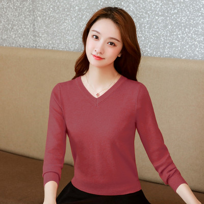 Γυναικείο πουλόβερ με λεπτή λαιμόκοψη