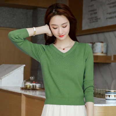 Γυναικείο πουλόβερ με λεπτή λαιμόκοψη