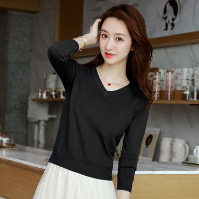 Γυναικείο πουλόβερ με λεπτή λαιμόκοψη