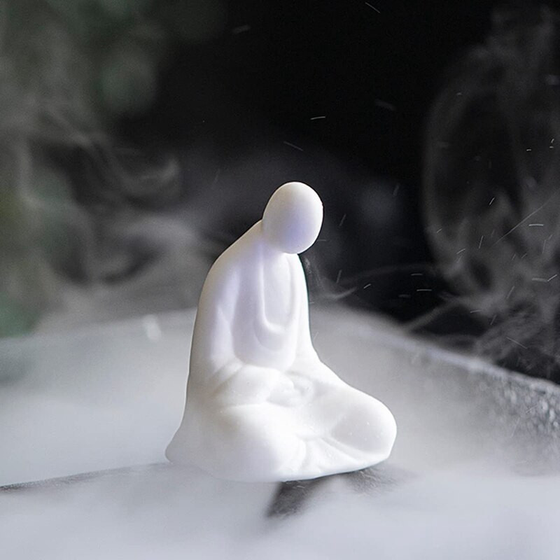 Mini statuie Buddha din ceramică albă Statuie Buddha călugăr care meditație Decorarea casei în stil Zen Accesorii pentru peisaj în miniatură
