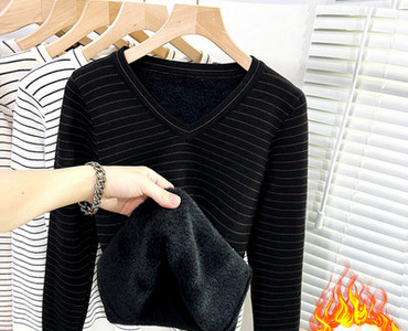 Bluză de damă în dungi cu căptușeală moale