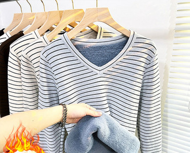 Bluză de damă în dungi cu căptușeală moale