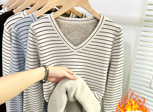 Bluză de damă în dungi cu căptușeală moale