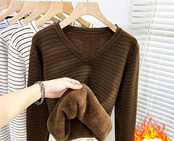 Bluză de damă în dungi cu căptușeală moale