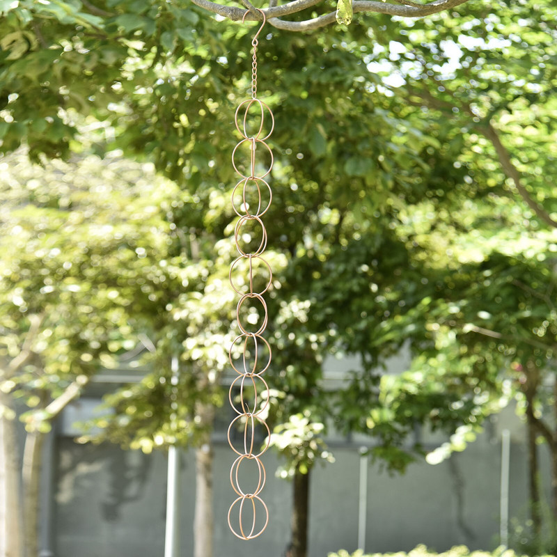 Lietaus grandinės latakams Dekoratyvinės lietaus grandinės žavesys Vintažinis lietaus grandinės vėjo varpeliai Romantiškas elfas lietaus name ir sode