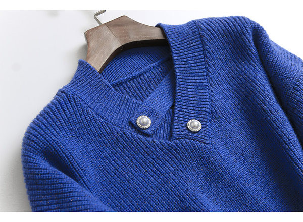 Pulover de damă solid, cu decolteu ascuțit și nasturi