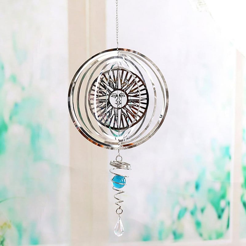 Saulės dievo vėjo suktukas besisukantis vėjo varpelis metalinis pakabinamas suktukas namų dekoro lango balkono ornamentas su spiraliniu uodegos kamuoliuko centru