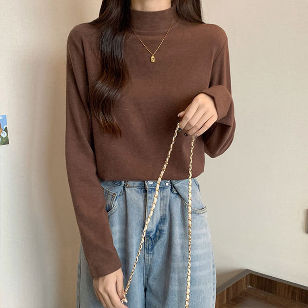 Pulover curat de dama cu guler inalt