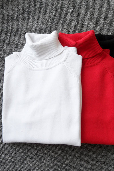 Pulover larg de damă cu gât polo