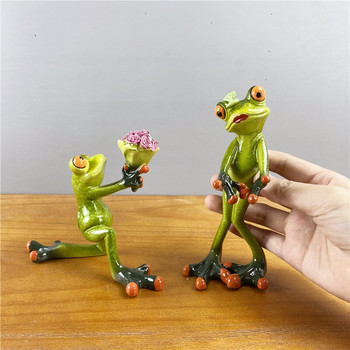 NORTHEUINS 15 см предложение от смола Изпратете цветя Двойка дългокрака фигурка на жаба Креативно животно Подарък за Свети Валентин Декорация на бюрото за дома