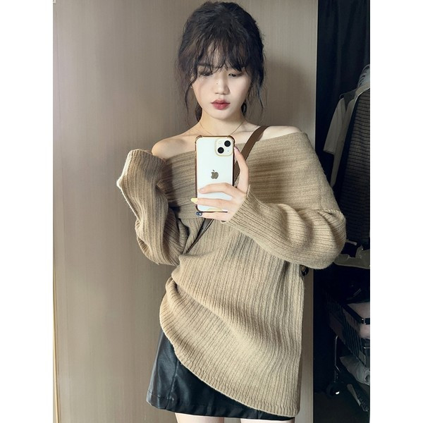 Γυναικείο πουλόβερ χωρίς ώμους