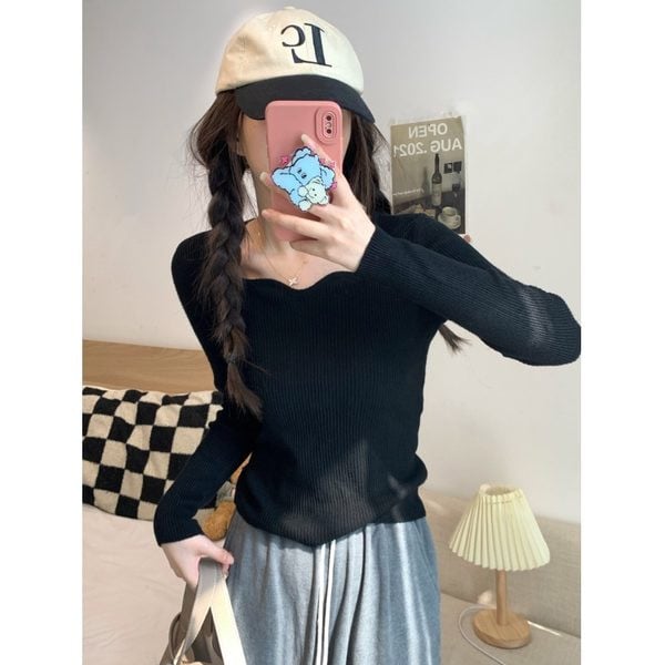 Pulover de damă, de culoare uni, cu decolteu în V