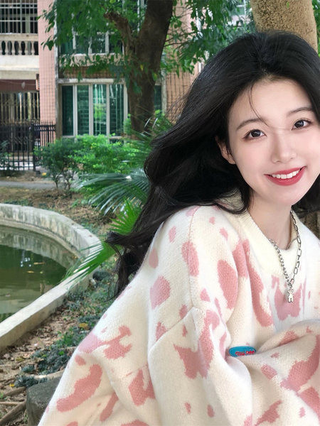 Casual γυναικείο πουλόβερ - με οβάλ λαιμόκοψη