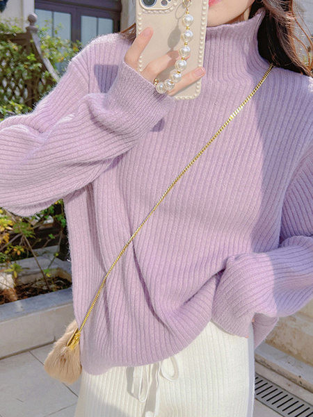 Pulover lat din tricot în coastă, cu guler polo