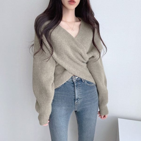 Model nou de pulover elegant cu decolteu în V pentru femei