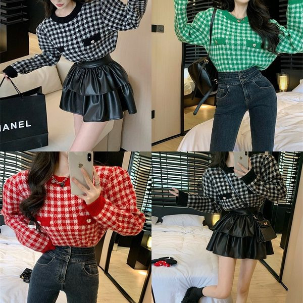 Pulover de damă în carouri cu decolteu oval