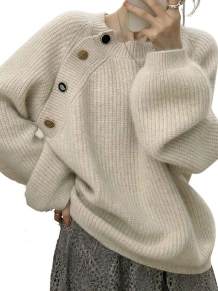 Moderan široki pulover na kopčanje i ovalnog dekoltea