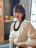 Γυναικείο πουλόβερ - με οβάλ λαιμόκοψη