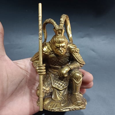 Vintage alamă SunWuKong Monkey King Figurine Decorație de birou retro Birou Ornament de mașină în miniatură Cadouri pentru decorarea casei din bronz