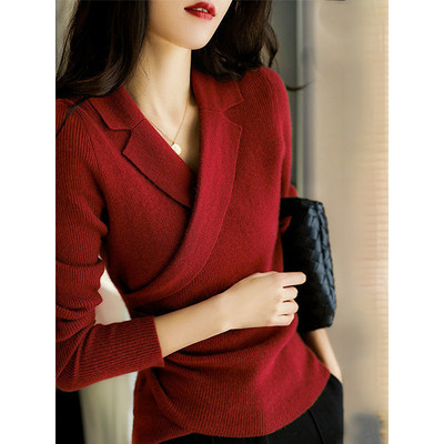 Πλεκτό γυναικείο πουλόβερ με λαιμόκοψη