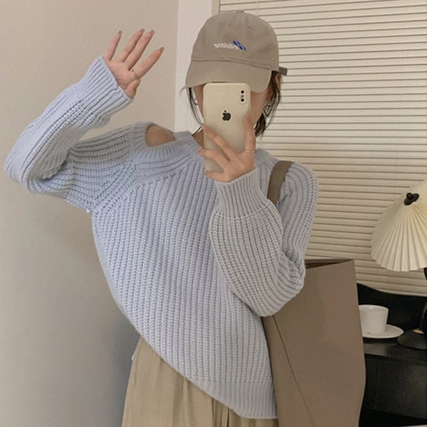 Pulover de damă de culoare uni cu umeri