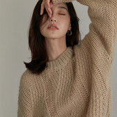 Γυναικείο χειμωνιάτικο πουλόβερ - με οβάλ λαιμόκοψη