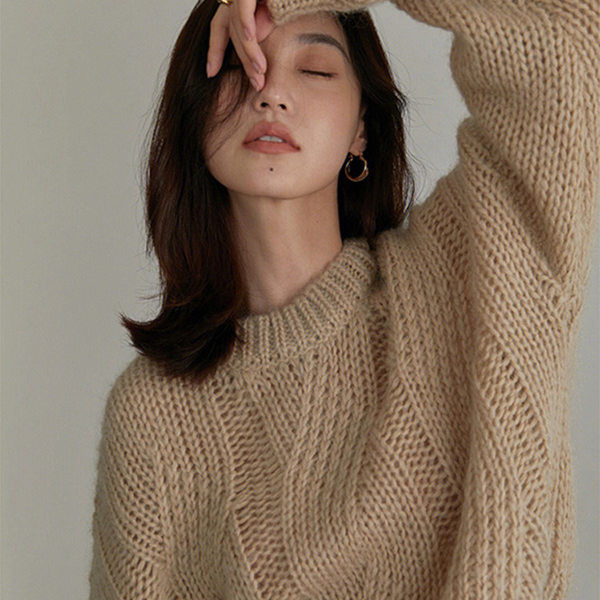 Γυναικείο χειμωνιάτικο πουλόβερ - με οβάλ λαιμόκοψη