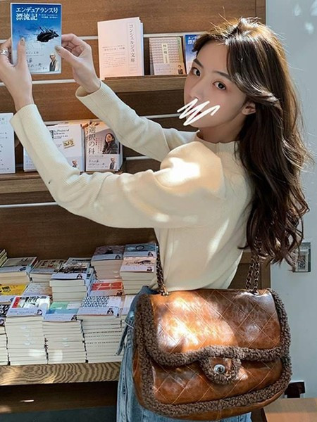 Stilingas moteriškas žieminis megztinis ilgomis rankovėmis