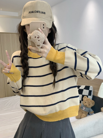 Ženski prugasti pulover dugih rukava s okruglim izrezom