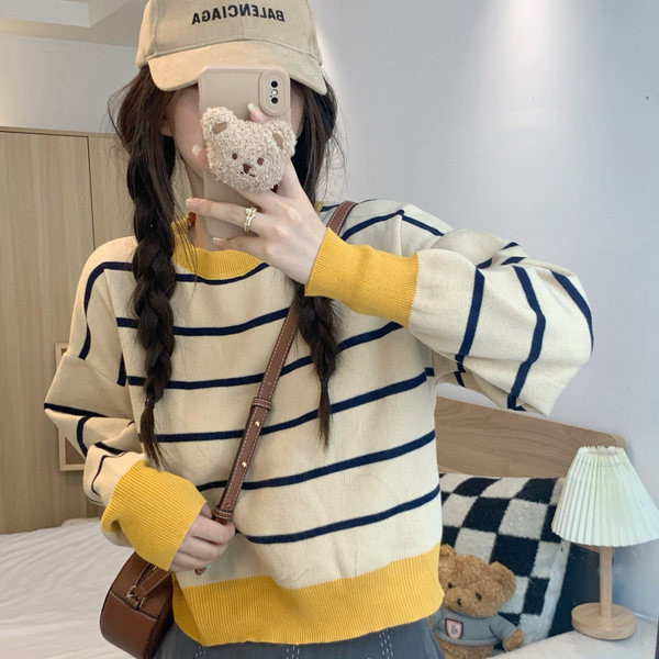 Ženski prugasti pulover dugih rukava s okruglim izrezom