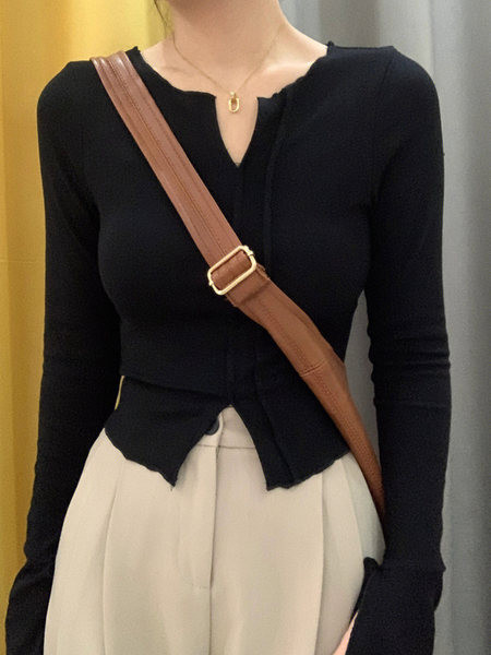 Γυναικείο μονόχρωμο μακρυμάνικο πουλόβερ με λαιμόκοψη V