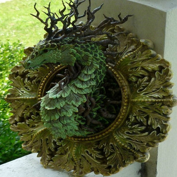 Зелена атрактивна реалистична горска драконова скулптурна фигурка Статуя от смола Малък стенен декор за домашни любители на дракони Домашен декор