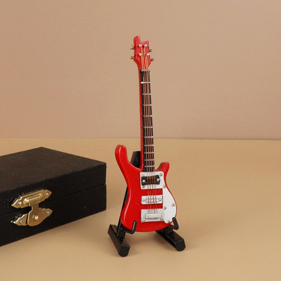 Miniatűr gitár mini hangszerek replika Mini elektromos basszusgitár ukulele mandolin babaház kiegészítők gyűjtemény