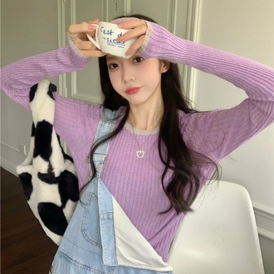 Paprastas moteriškas megztinis su ovalia iškirpte